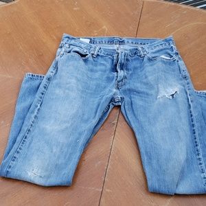 Vintage men's Levi's with holes